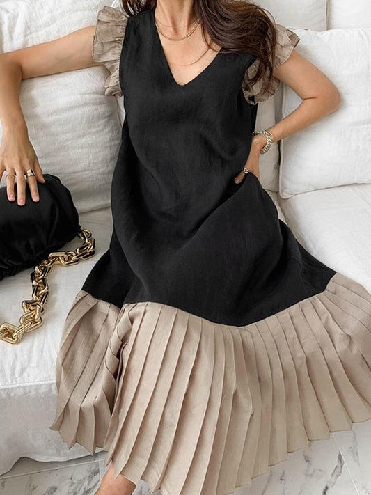 Alessia - Elegant pleated dress with V-neck and contrast details