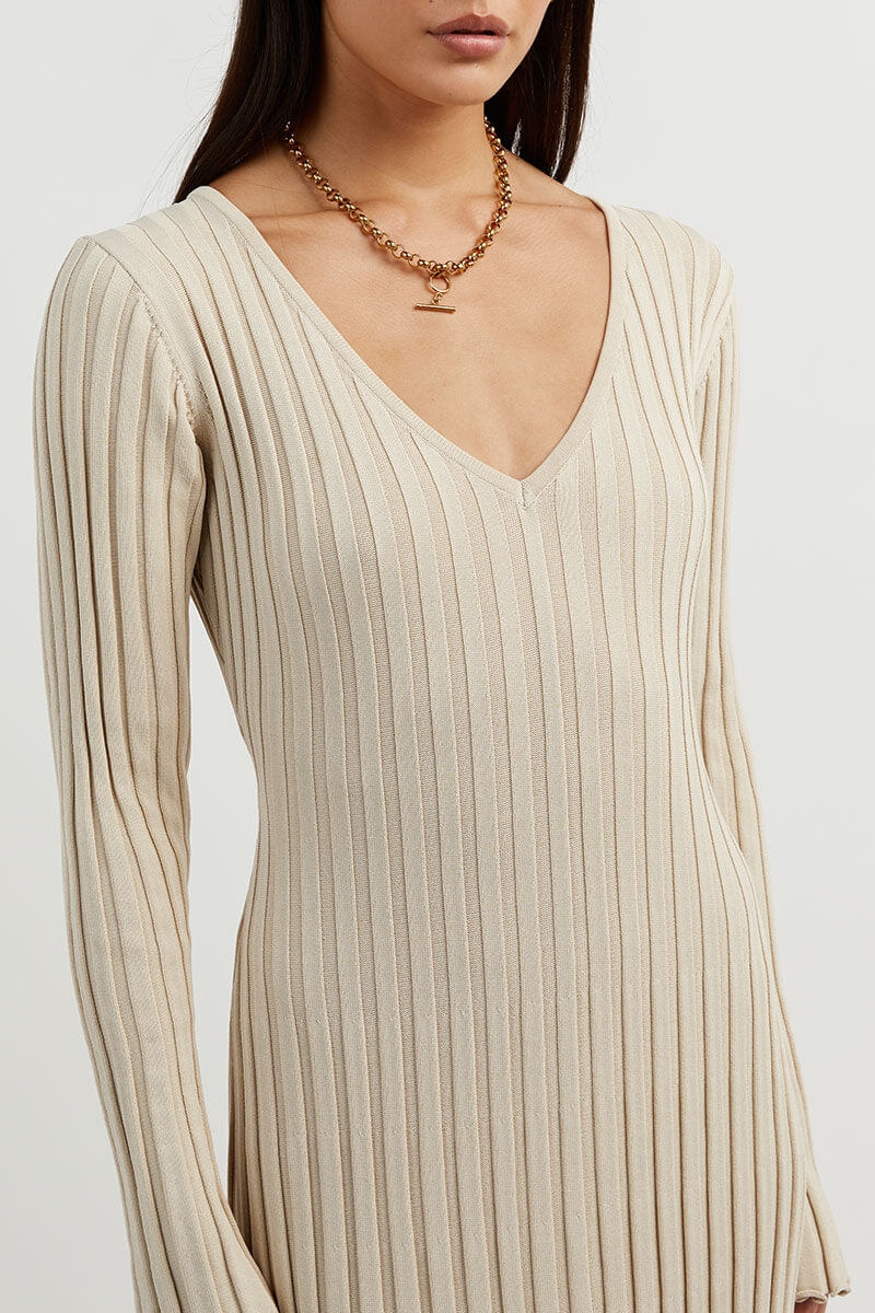 Alina knitted dress with long sleeves