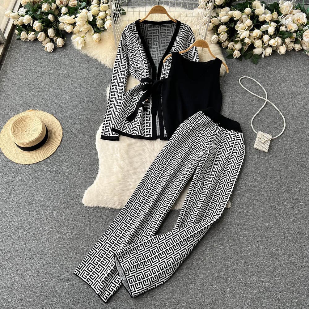 Three-piece knitting set Becca