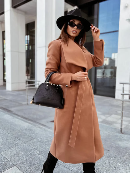 Elegant women's coat Gisele