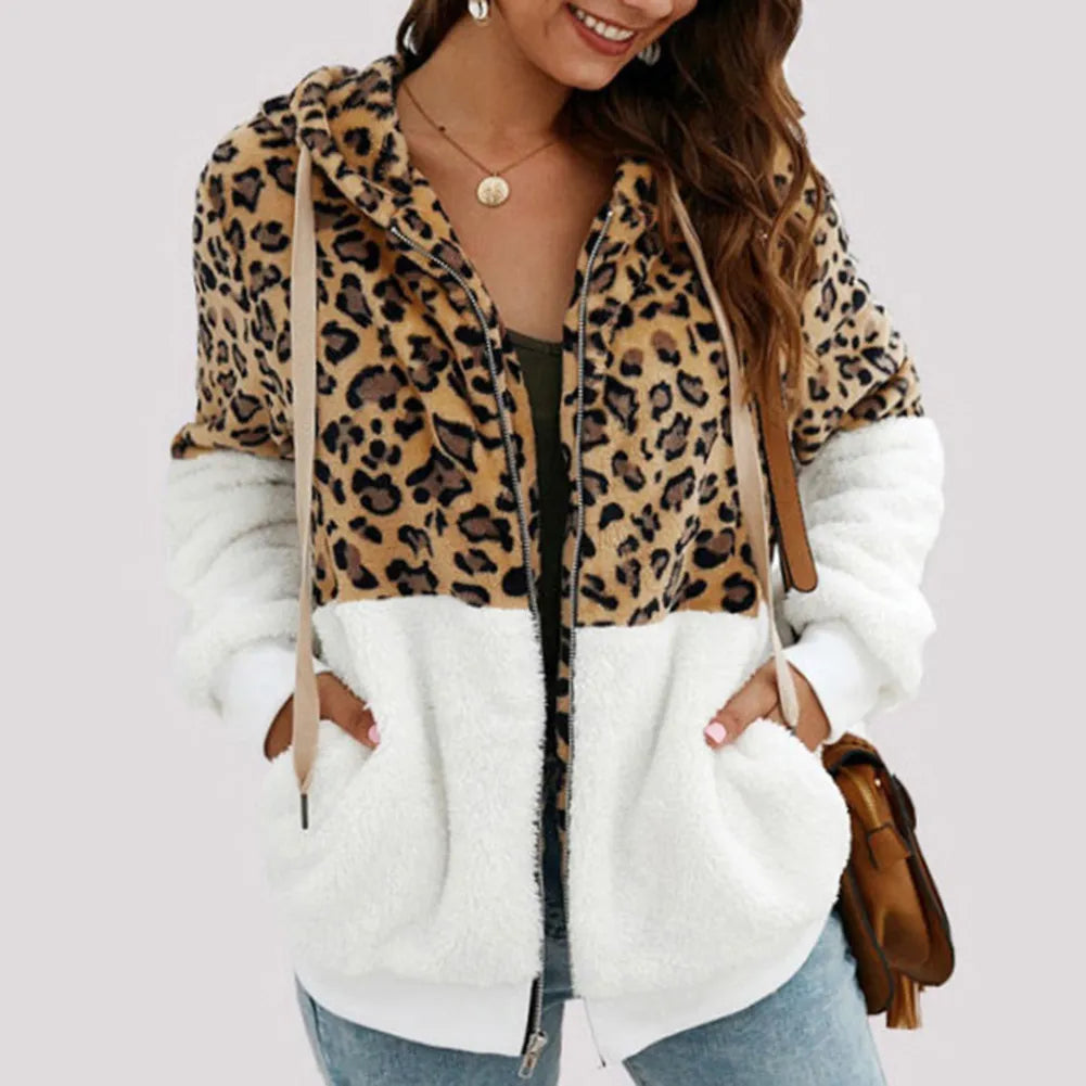 Cozy Plush Hoodie with Leopard Print Mira 