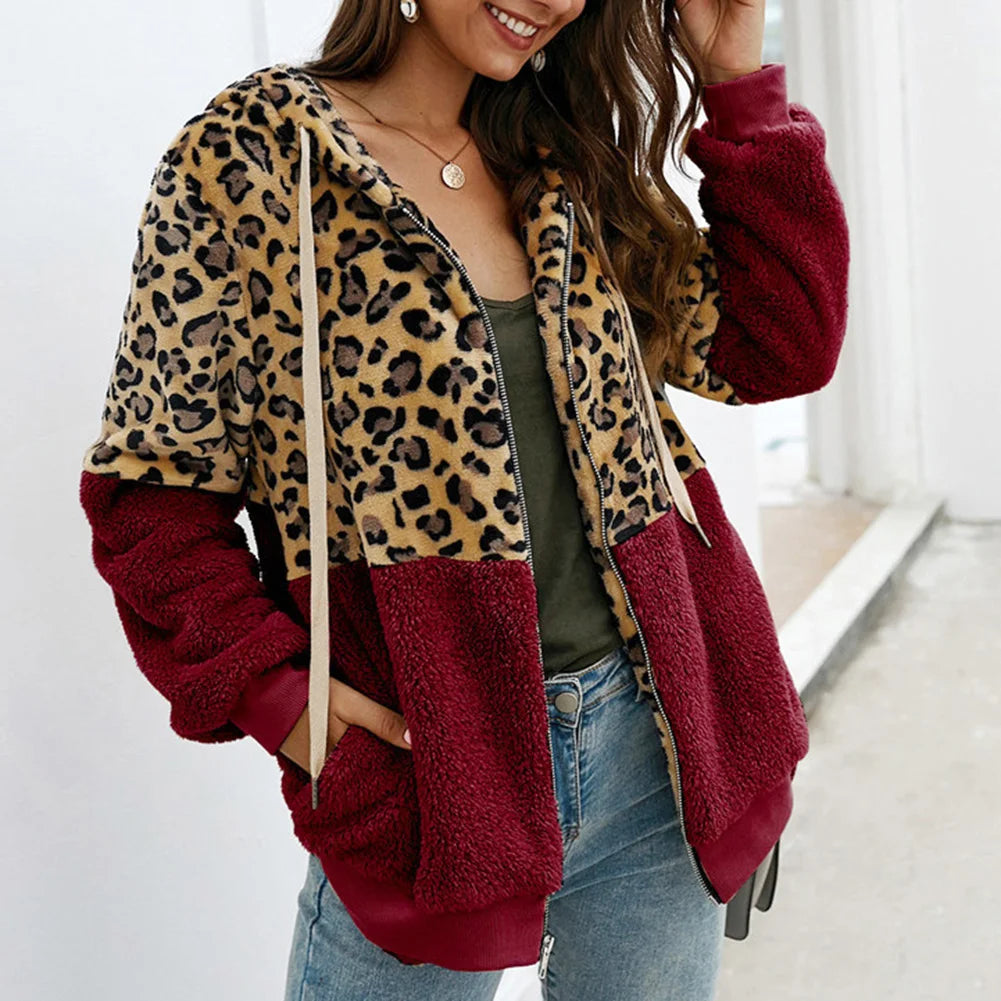 Cozy Plush Hoodie with Leopard Print Mira 