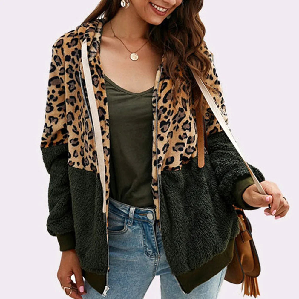 Cozy Plush Hoodie with Leopard Print Mira 