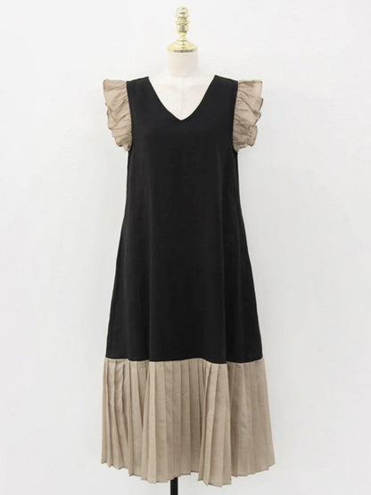 Alessia - Elegant pleated dress with V-neck and contrast details