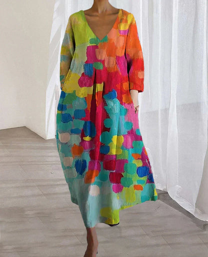 Carys dress with V neck and colorful print